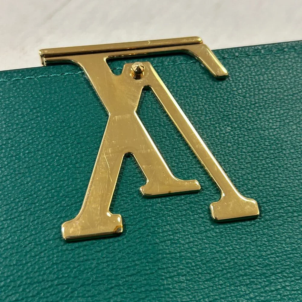 LV Green Crocodile Capucines Long Wallet. Louis Vuitton. NWT. Comes w/dust bag!